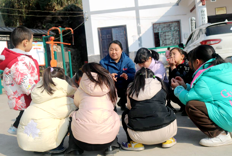 湖南省湘西土家族苗族自治州保靖沃土農村綜合發展協會關工委：家庭安全教育進社區活動