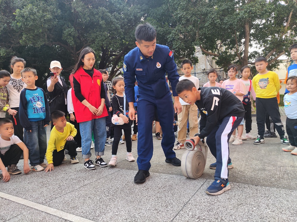 2024年2月21日下午晶遠社區開展“消防安全伴我行”走進消防救援站主題實踐活動 (1)1.jpg