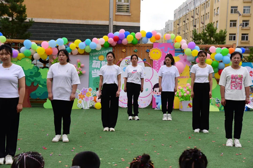 元寶山區(qū)第三幼兒園誦讀《毛澤東故事》活動照片3png_副本.jpg