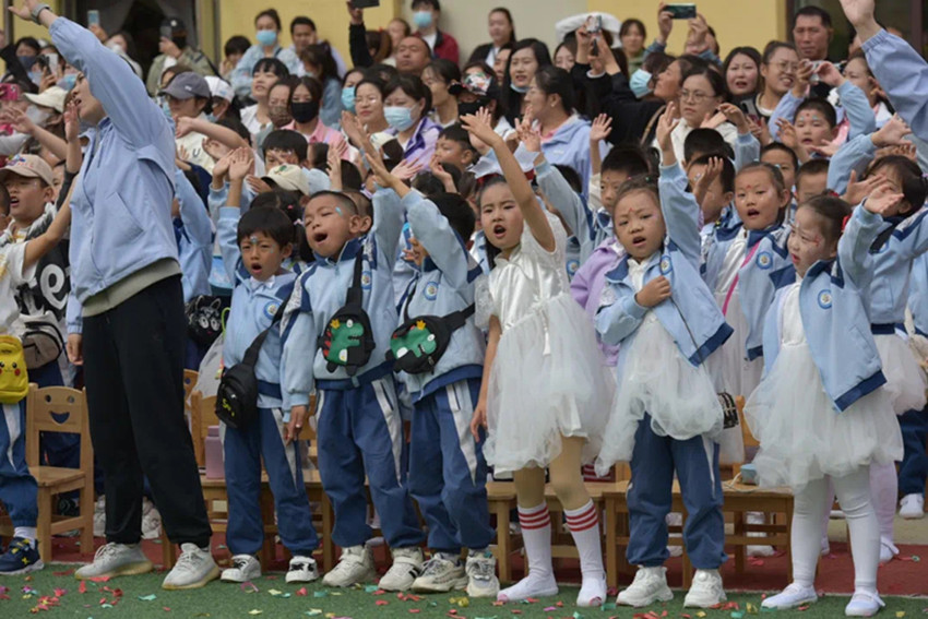 元寶山區(qū)第三幼兒園誦讀《毛澤東故事》活動照片6png.jpg